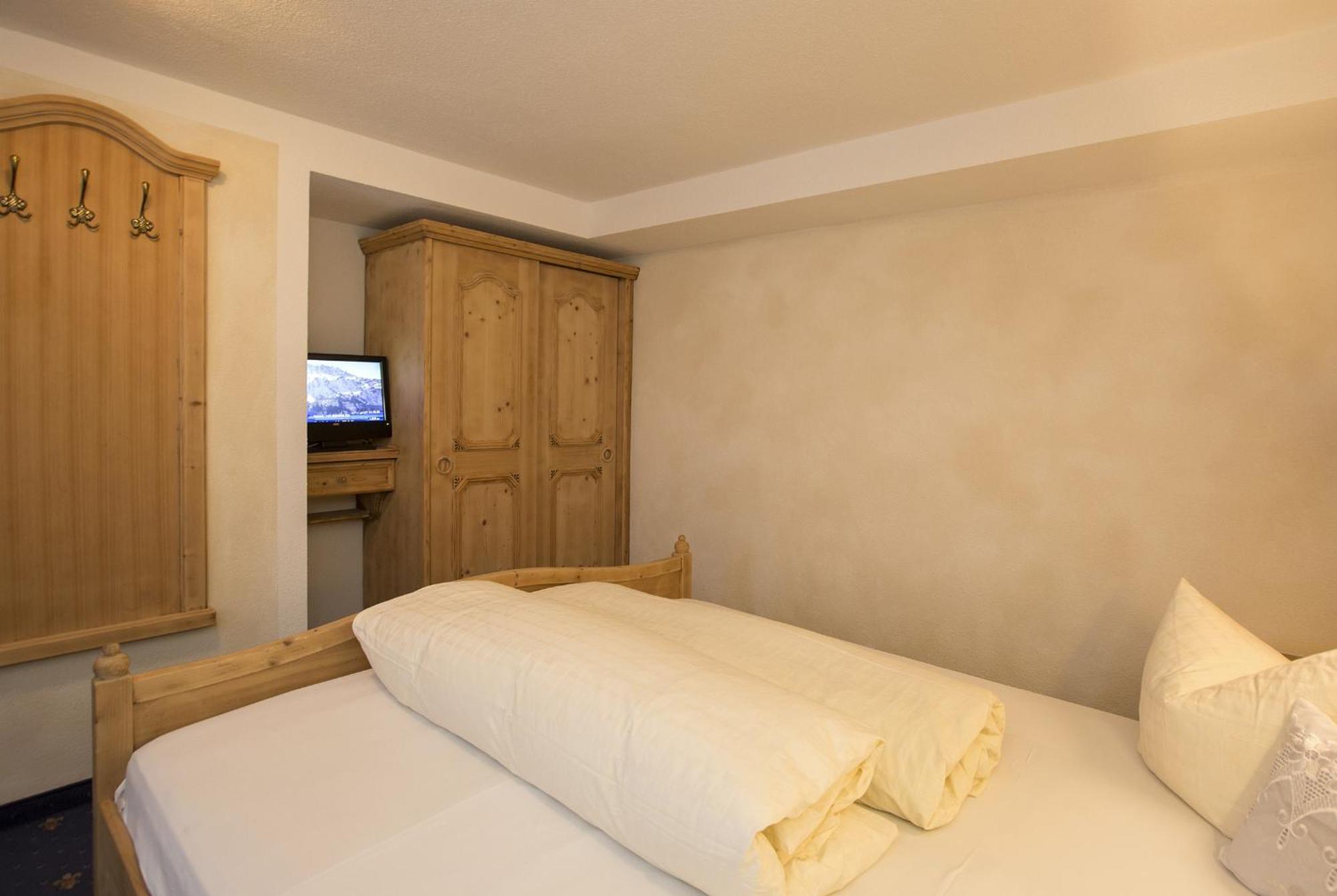 Hotel Tanzer Ischgl Ruang foto